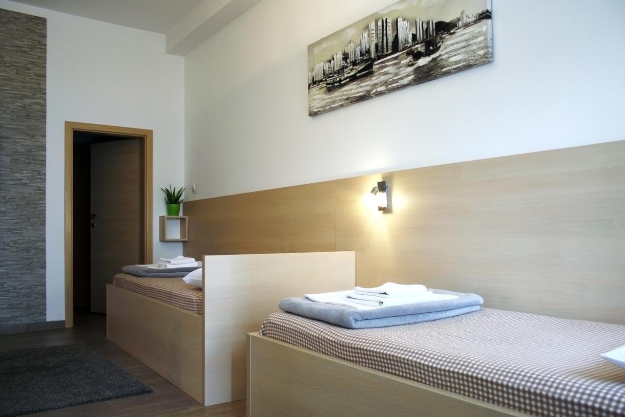 Rooms Fitea Osijek Exterior foto